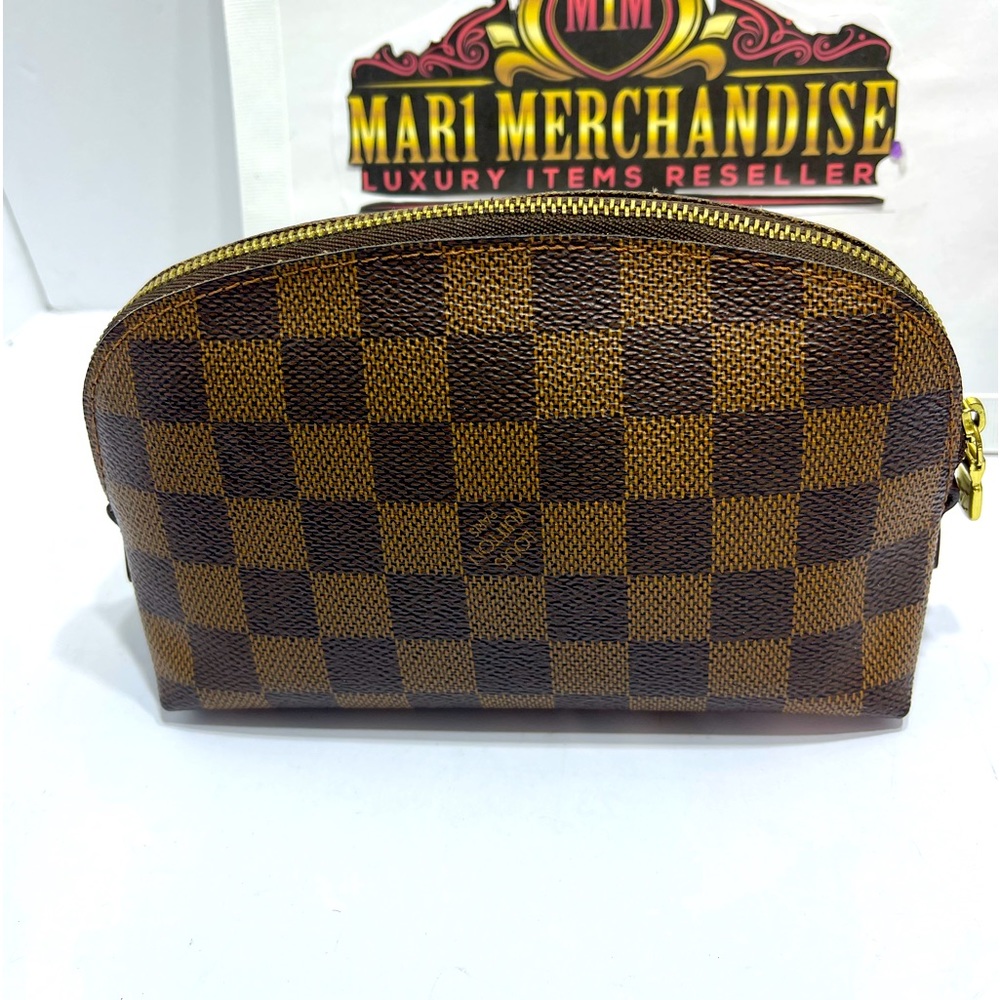Louis Vuitton Cosmetic Case in Damier Ebene size 7.5 by 4.5 inches,made in Spain